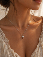 Collier Stella – Croix Étincelante