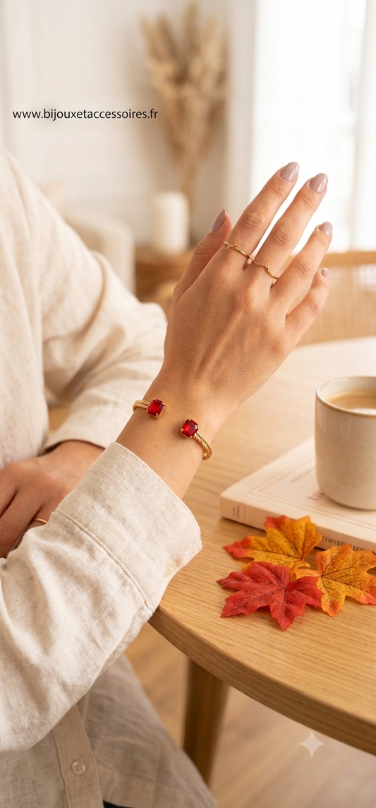 Bracelet Jonc Ouvert Or et Cristaux Rouges  Éclat Royal