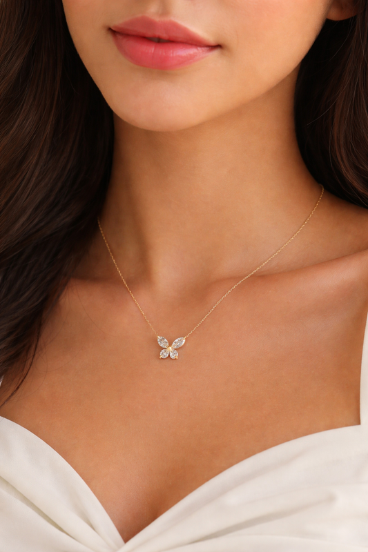 Collier papillon en acier inoxydable doré