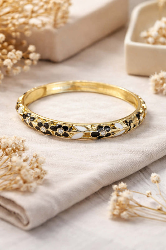 Bracelet Jonc Fleuri Doré en Laiton Émaillé Noir & Blanc
