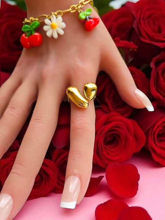 Bague goutte dorée au design organique