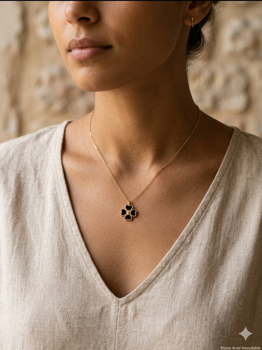 Collier Trèfle Noir en Acier Inoxydable Doré  Élégance Intemporelle